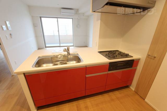 キッチン　ディスポーザー付きのシステムキッチンです。