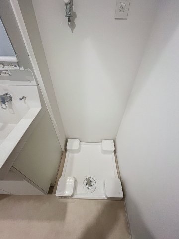 その他設備　防水パン付きの洗濯機置場です。