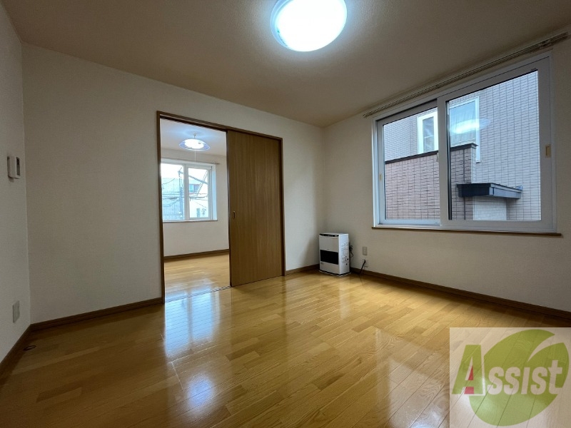 居室・リビング　広くてキレイなお部屋が広がっていて、充実した生活が送れそう。
