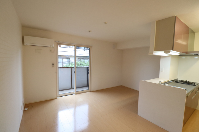 居室・リビング　☆明るい洋室☆