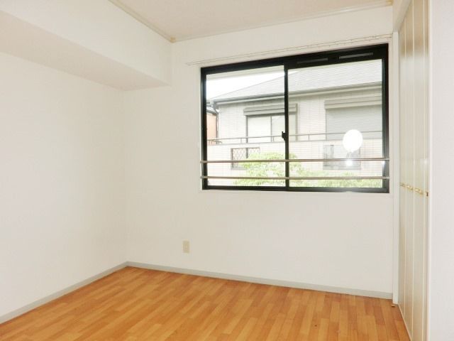 その他部屋・スペース　こちらのお部屋にも収納があります