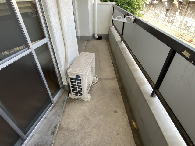 バルコニー　陽当たり良好なバルコニーです