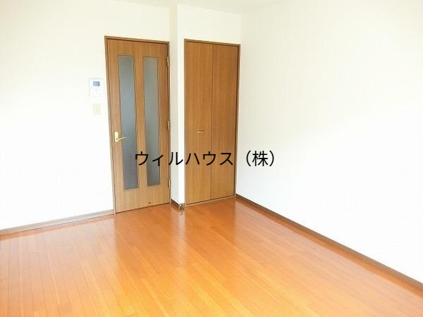 居室・リビング　広々とした洋室！