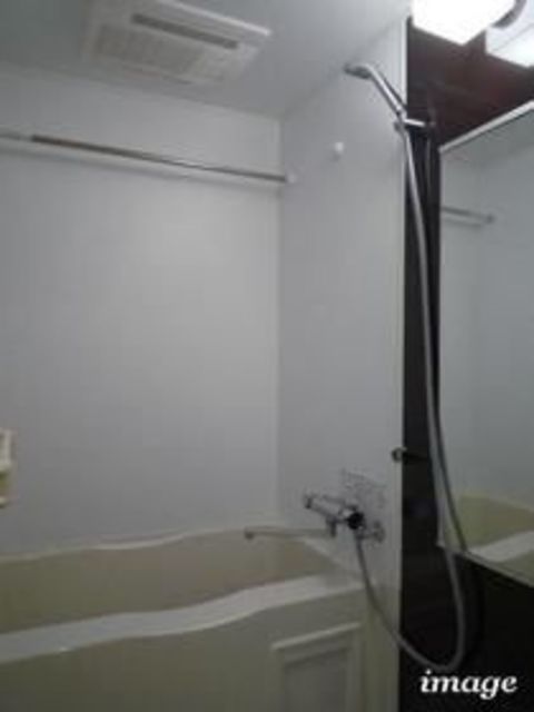 バス・シャワールーム　※別部屋参考写真