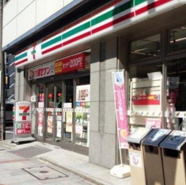 コンビニ　セブンイレブン神田神保町3丁目店（コンビニ）まで216m