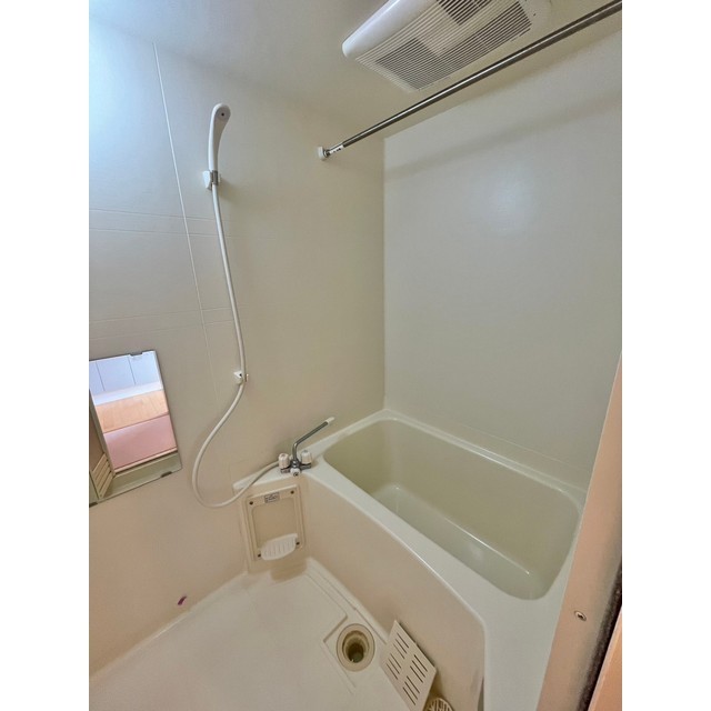 バス・シャワールーム　※別のお部屋の参考写真です。