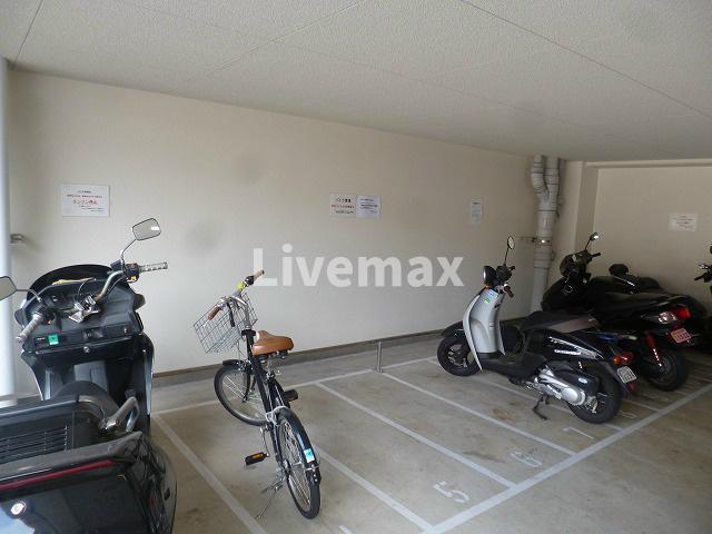 ロビー　バイク置き場♪