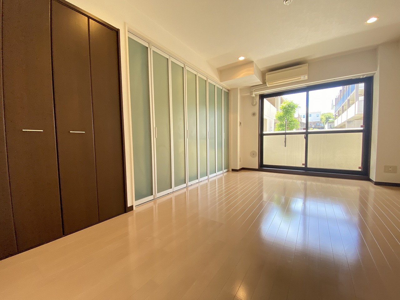 居室・リビング　※別部屋参考写真　1階のお部屋です。