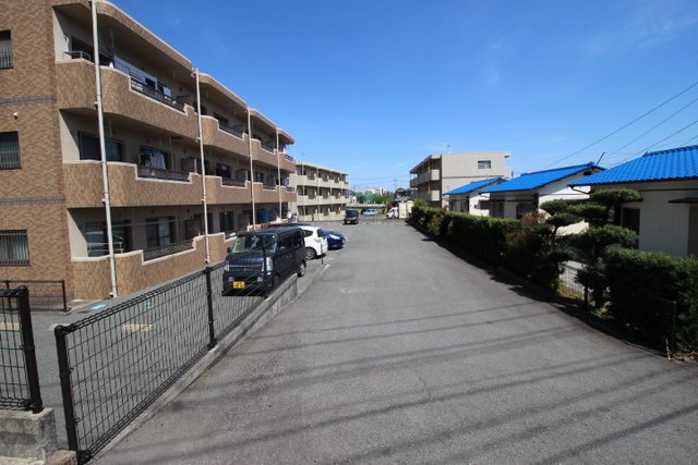 駐車場　駐車場完備です