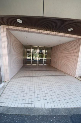 エントランス　毎日通るエントランスはこのようになっています