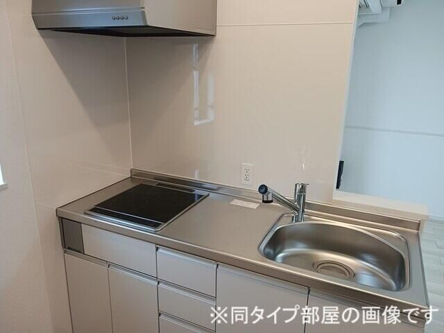 キッチン　同タイプ部屋の写真です。
