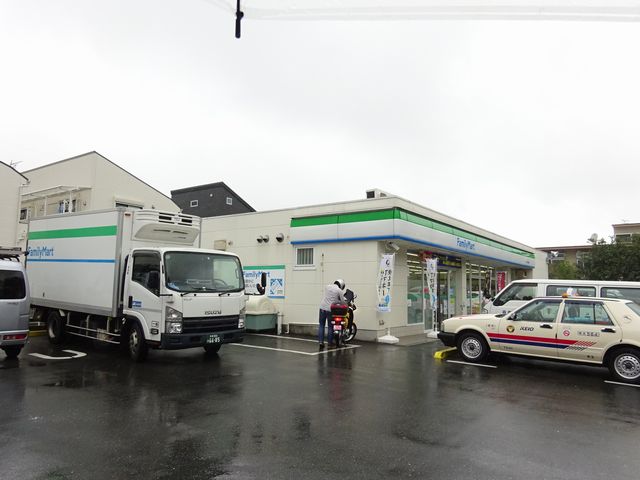 コンビニ　ファミリーマート 小平上水南町店（コンビニ）まで1228m