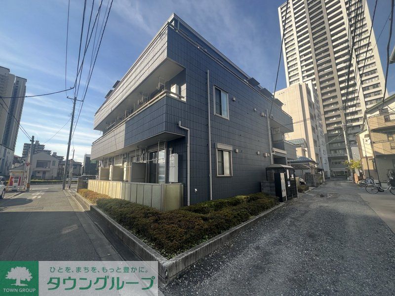 建物外観　駐車場
