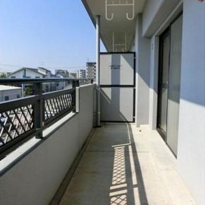 バルコニー　※写真は別号室のものですので現状優先とさせていただきます
