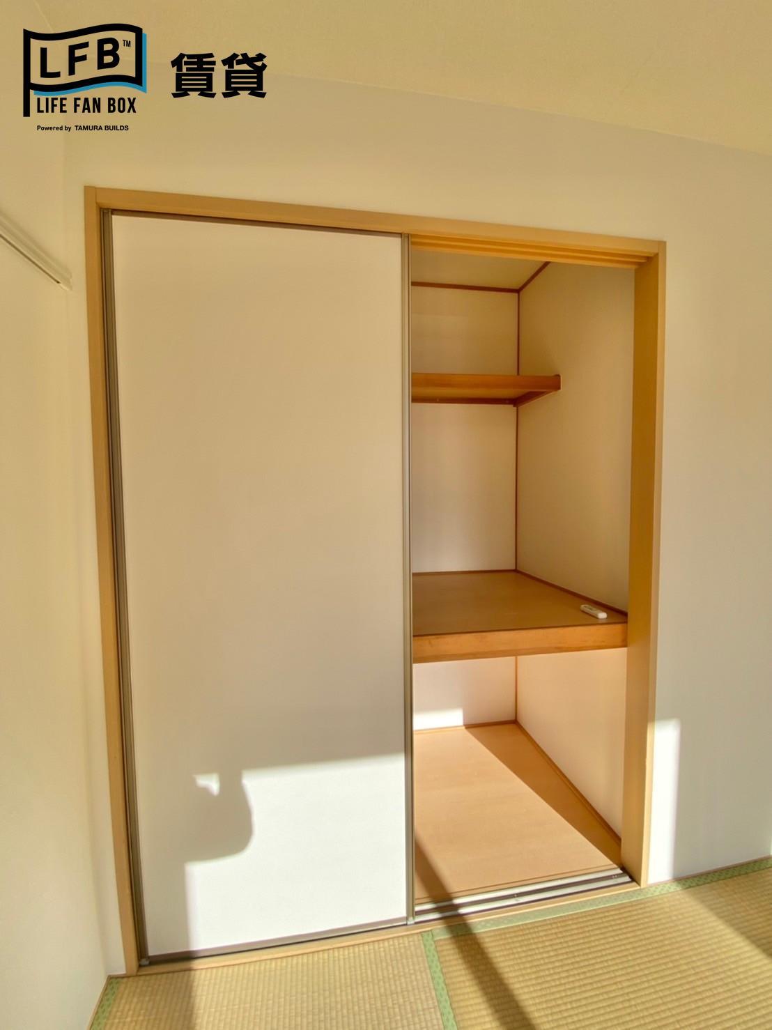 収納　※反転間取り102号室の室内写真です。壁紙や床の色、仕様・設