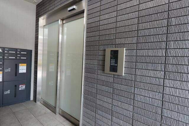 エントランス　オートロック付き