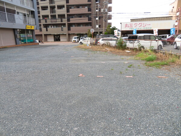 駐車場　駐車場に車を止められます