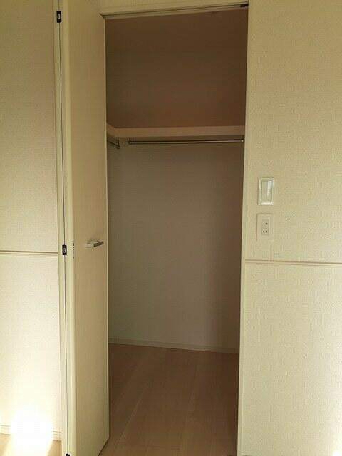 収納　クローゼット付き