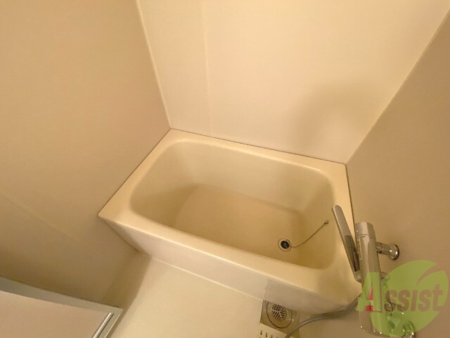 バス・シャワールーム　お風呂はトイレと別でゆっくり入浴出来そうですね。