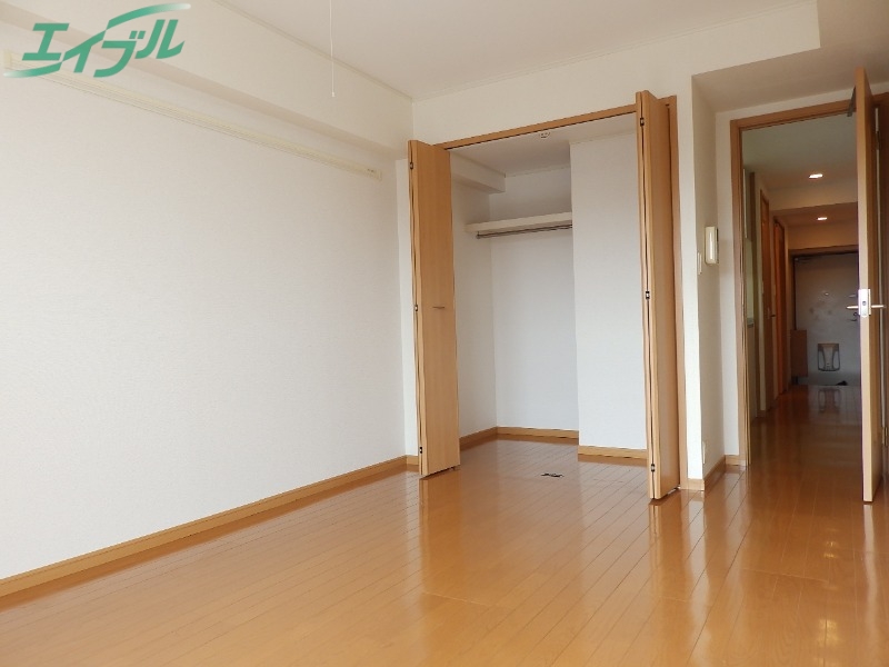 居室・リビング　別部屋参考写真です