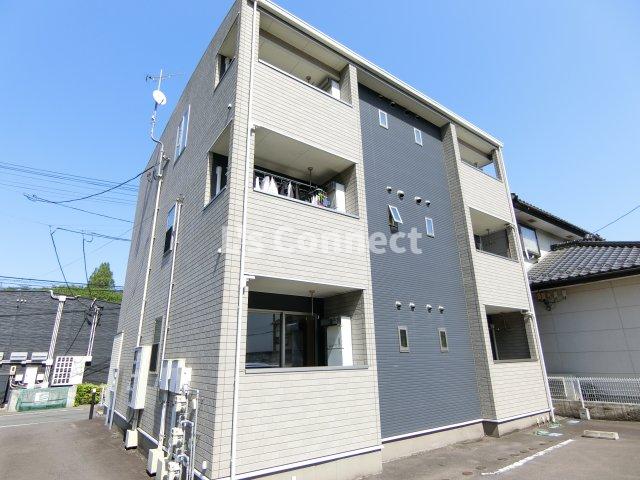 建物外観　２０１２年築のアパートです。