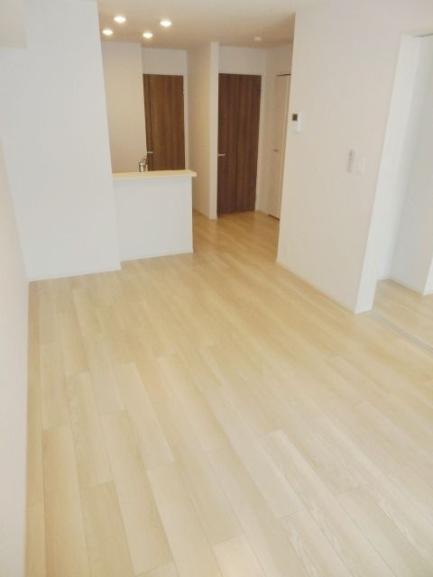 その他部屋・スペース　バルコニー側からの居室です