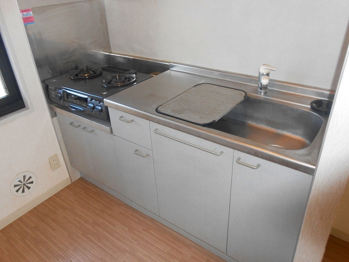 キッチン　同物件別部屋参考写真です
