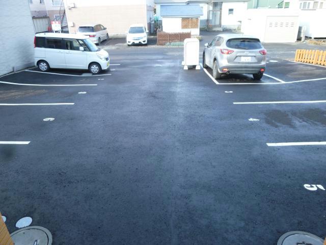 駐車場　駐車場