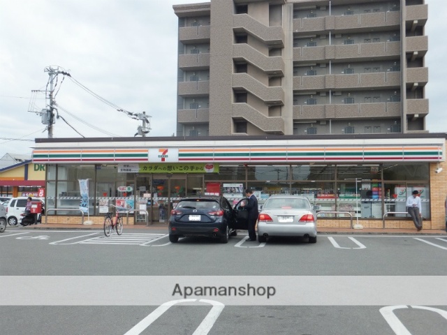 コンビニ　セブンイレブン（コンビニ）まで531m
