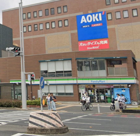 コンビニ　ファミリーマート 御器所駅前店（コンビニ）まで212m