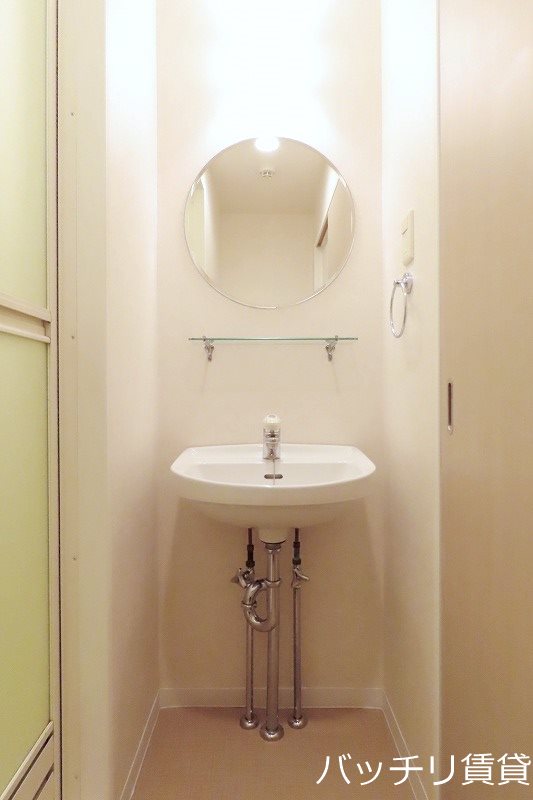 洗面設備　※同マンション別部屋写真の為、現状優先。