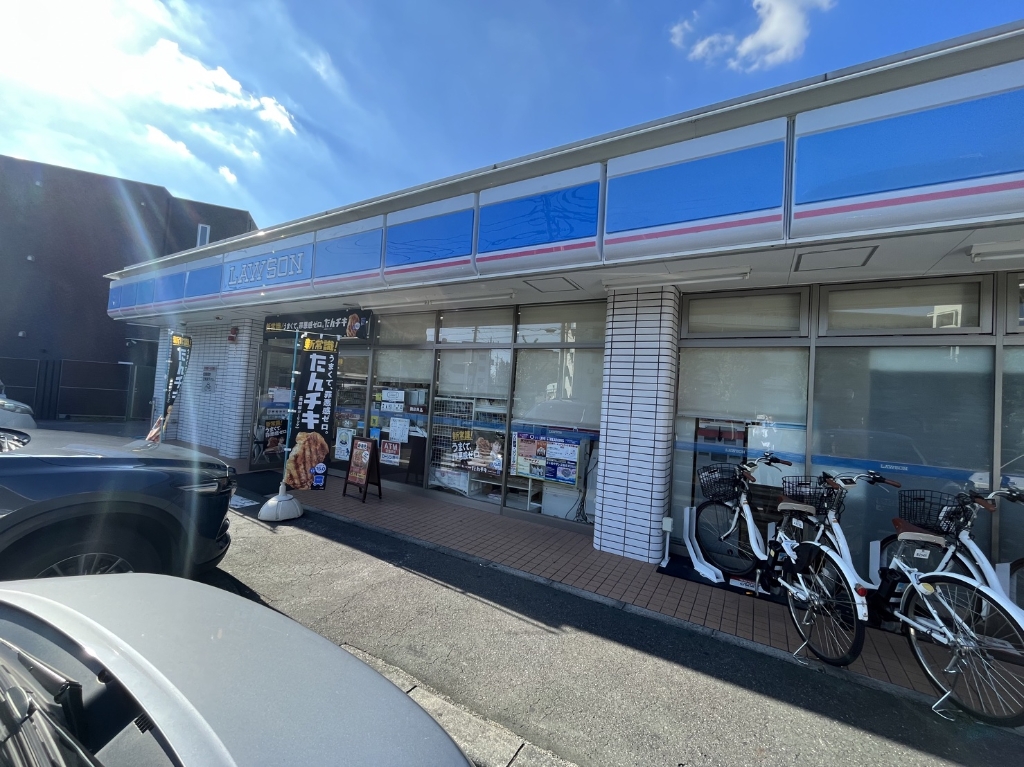 コンビニ　ローソンプラス 竹の塚二丁目店（コンビニ）まで844m
