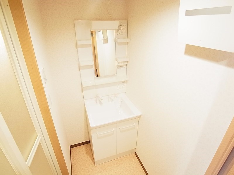 洗面設備　別部屋同型写真
