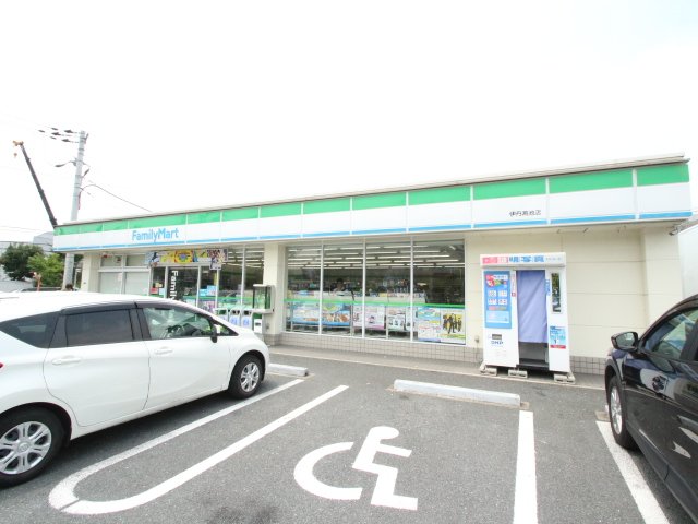 コンビニ　ファミリーマート 池田駅南店（コンビニ）まで47m