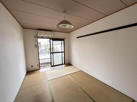 コーポ東出の居間写真