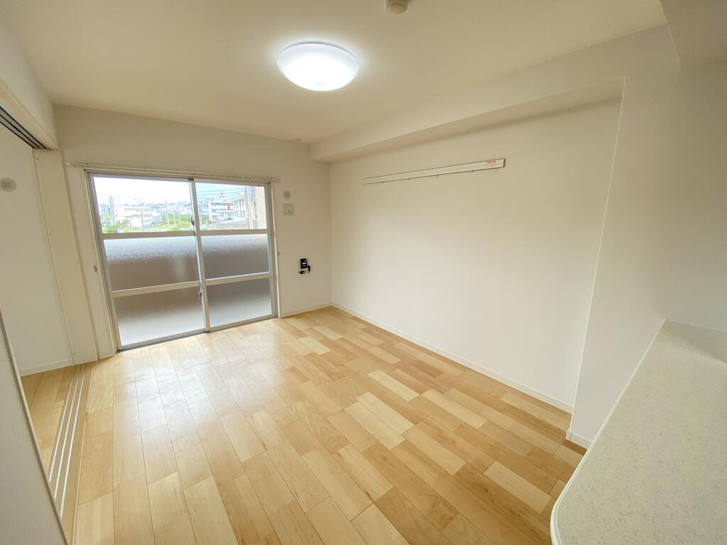 マンションエクセルハエバルの居間写真