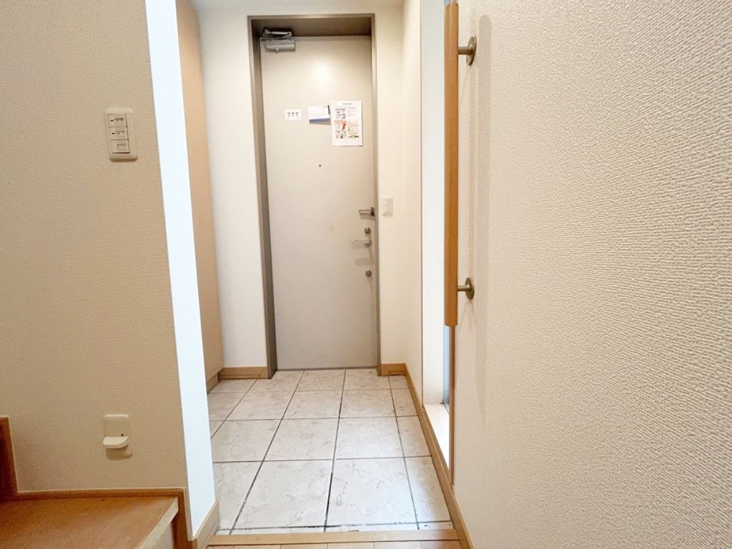 玄関　お部屋探しは株式会社　タウンハウジング　までお気軽にお問合…