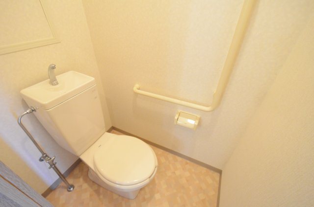 トイレ　バストイレ別です☆