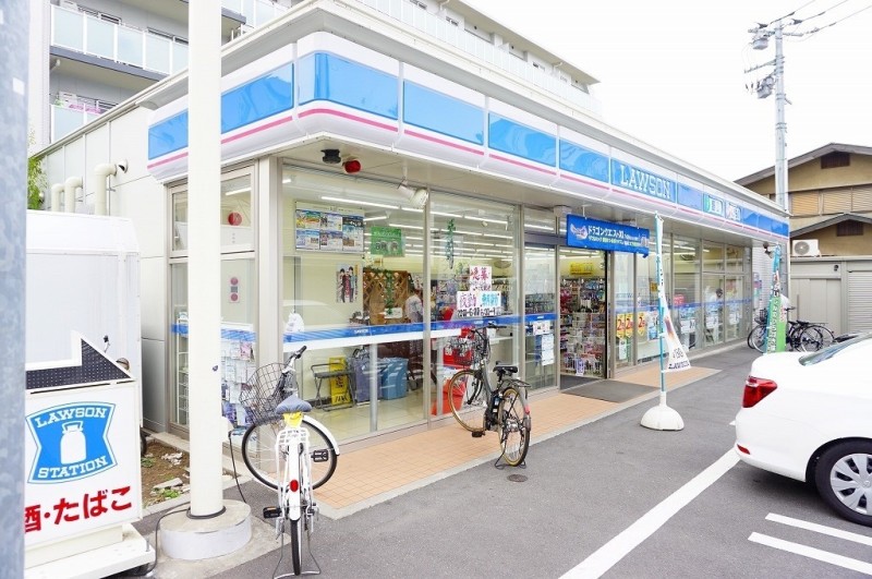 コンビニ　ローソン板橋東坂下一丁目店（コンビニ）まで154m