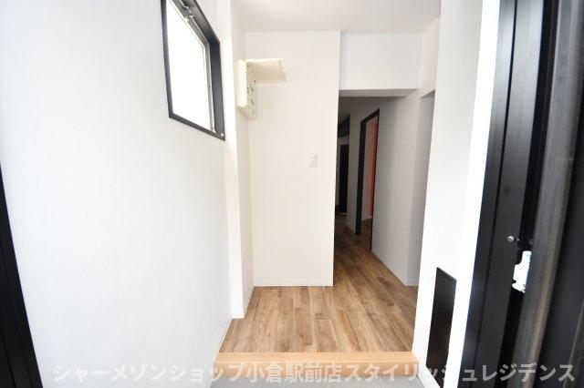須賀町アパートメントの玄関写真