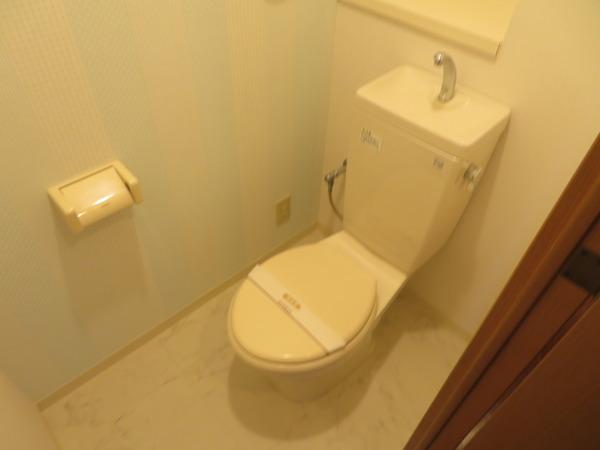 ホワイトロートスのトイレ写真
