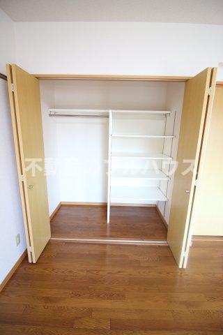 収納　クローゼット・収納棚付き