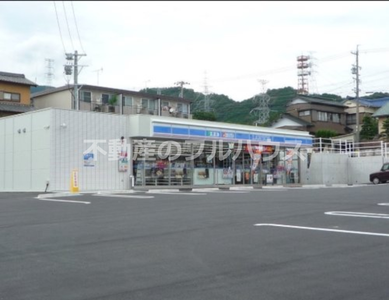 コンビニ　ローソン 新城本宮道店（コンビニ）まで913m