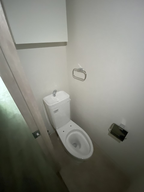 ＪＲ総武線 市川駅 徒歩6分 6階建 築5年のトイレ写真