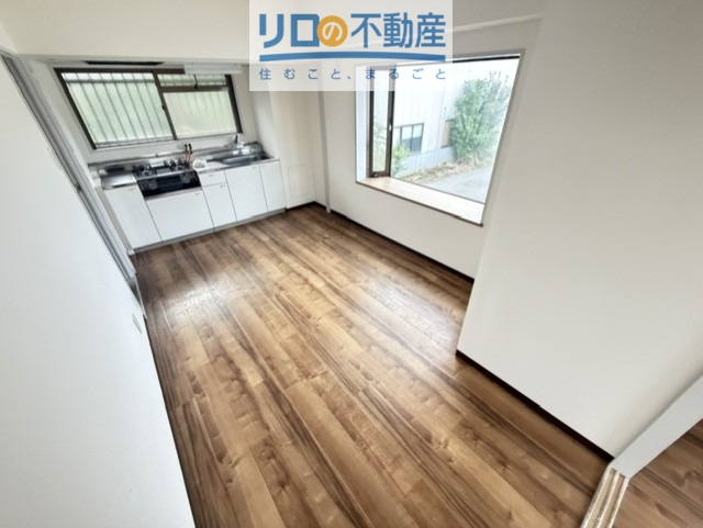ラグゼコート伊丹の居間写真