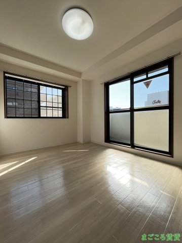 PURE SAKURA 松屋町の居間写真