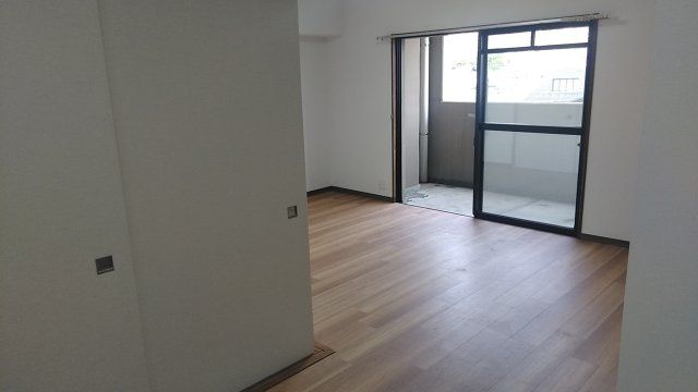 居室・リビング　同建物別部屋 現況優先