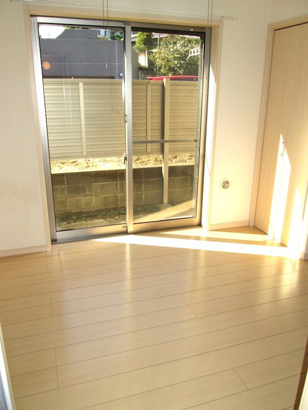 ランドヒルズ西谷の居間写真