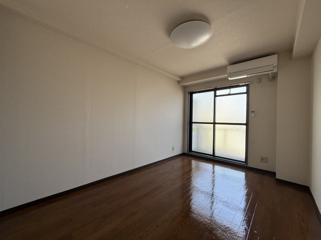 シャルマンフジ御影参番館の居間写真