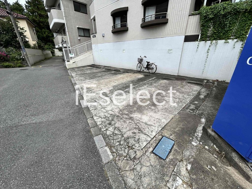 駐車場　敷地内駐車場が満車の場合は近隣の月極駐車場をお探し致します